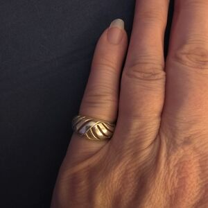 Elegant Silver Women's Ring